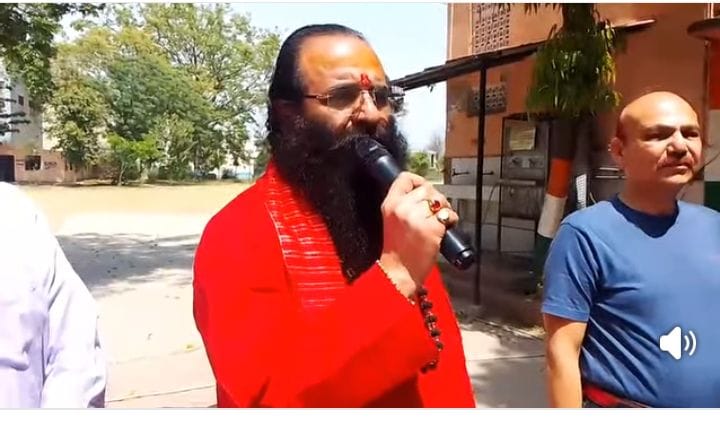 जम्मू-कश्मीर सरकार को बर्खास्त कर राष्ट्रपति शासन लगाया जाए।